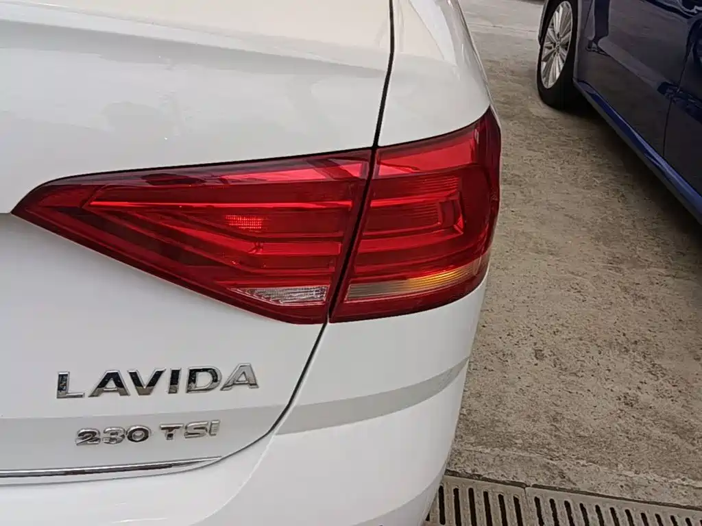 Фото 8 - Volkswagen Lavida