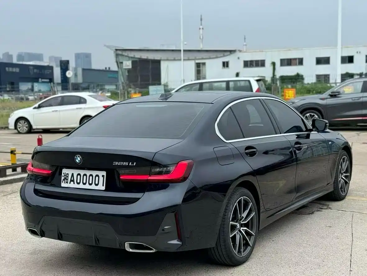 BMW 3 Series 2023 325Li xDrive M Sport Package фото 6