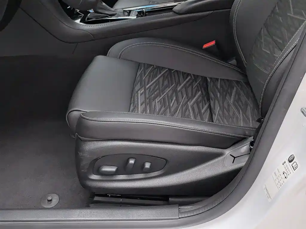 Cadillac ATS-L 2017 28T Technology фото 20