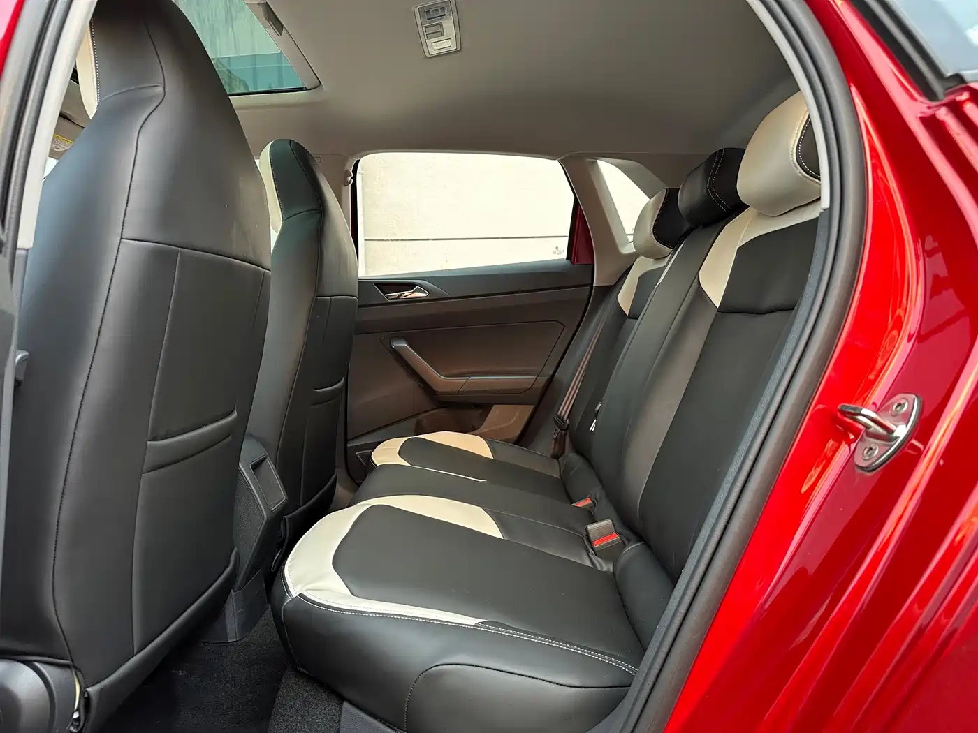 Volkswagen Polo 2023 Facelift Plus 1.5L Auto Chroma Tech Edition фото 15