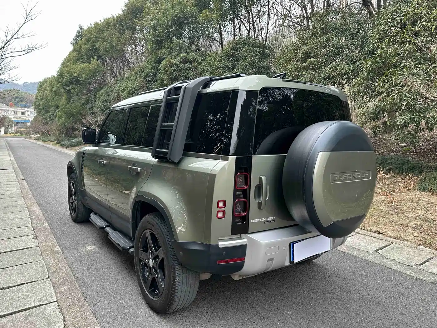 Фото 4 - Land Rover Defender
