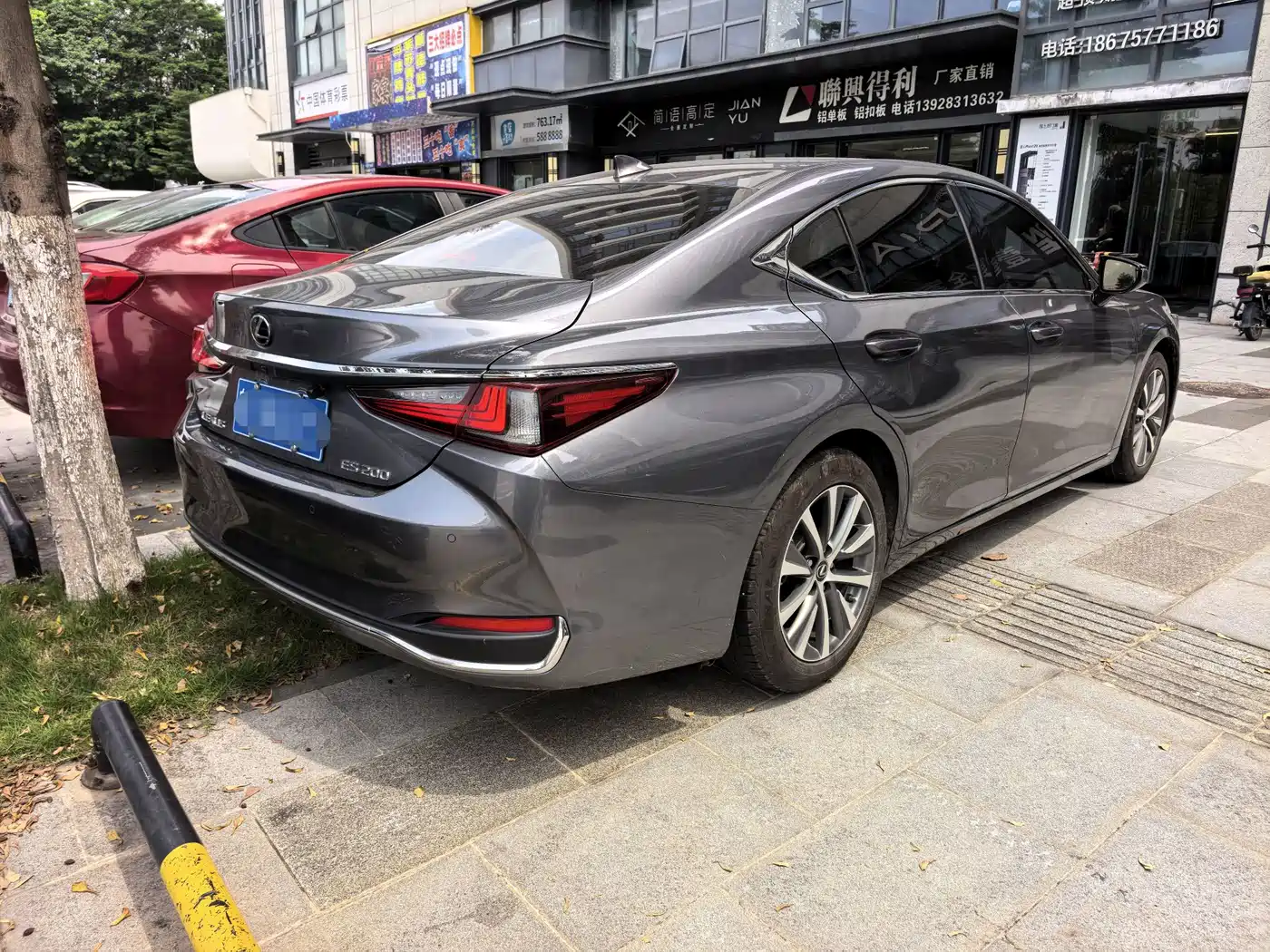 Фото 2 - Lexus ES