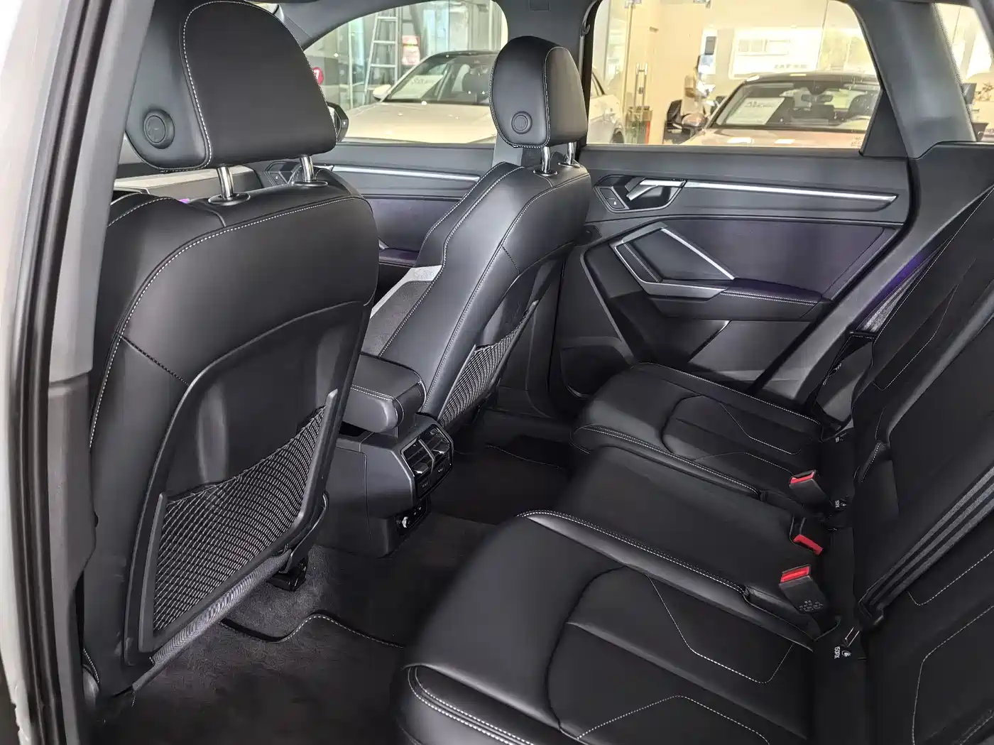 Audi Q3 2024 35 TFSI Fashion Sport фото 8