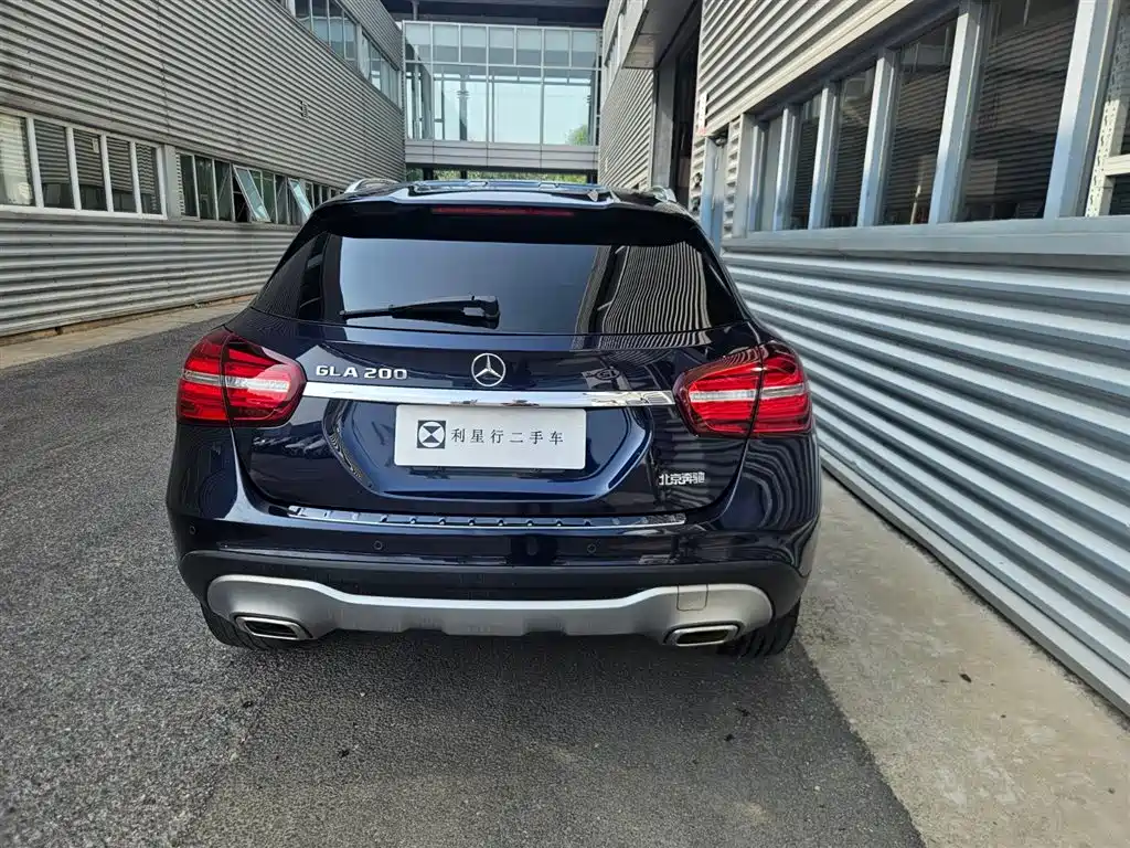 Mercedes-Benz GLA 2018 GLA 200 Dynamic фото 4
