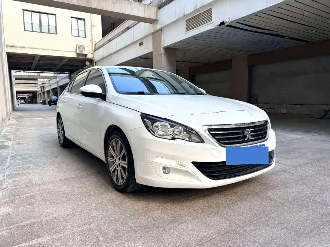 Peugeot 408 2016 1.6T Automatic Luxury Edition фото 4