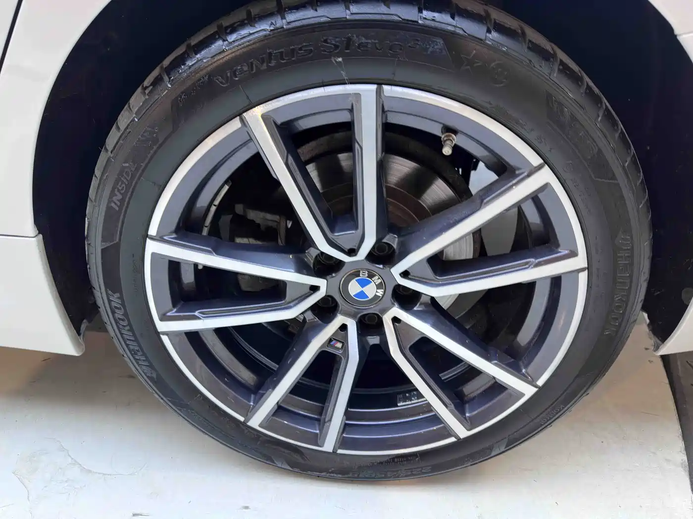 BMW 3 Series 2023 320Li M Sport Package фото 23