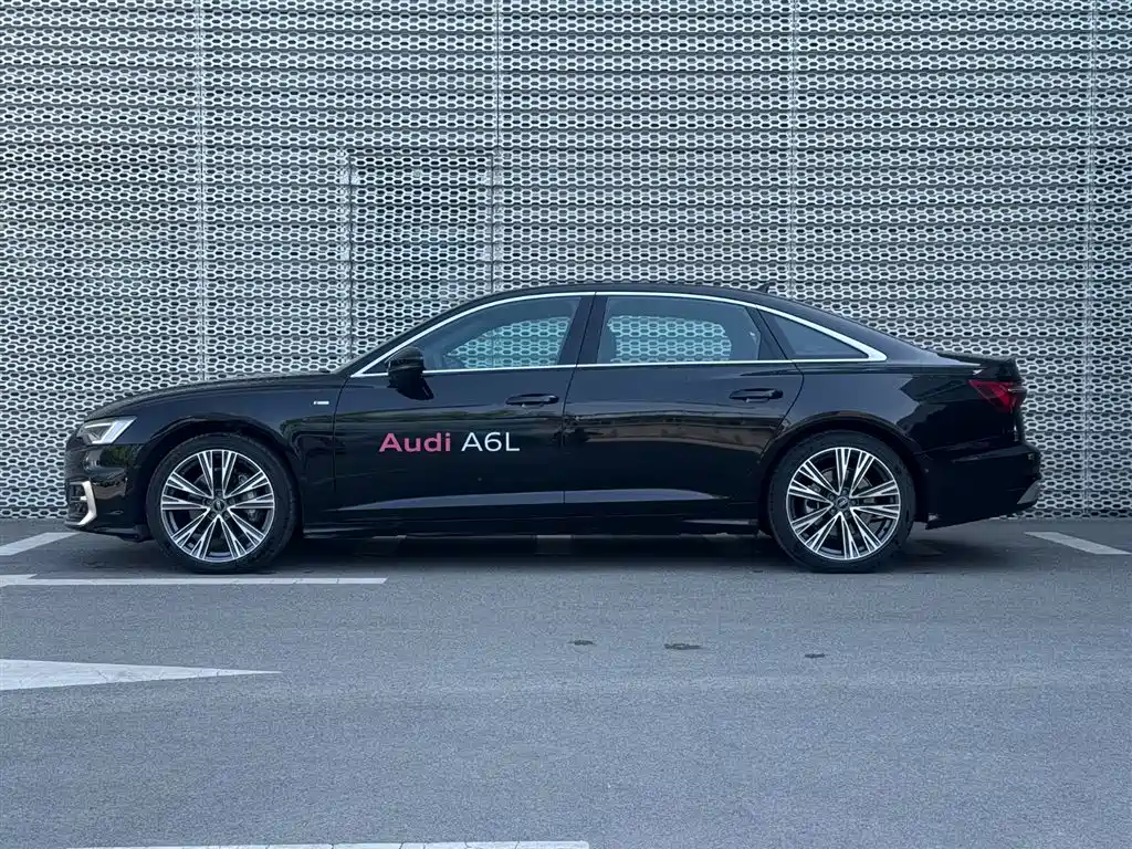 Audi A6L 2025 45 TFSI Premium Sport фото 3