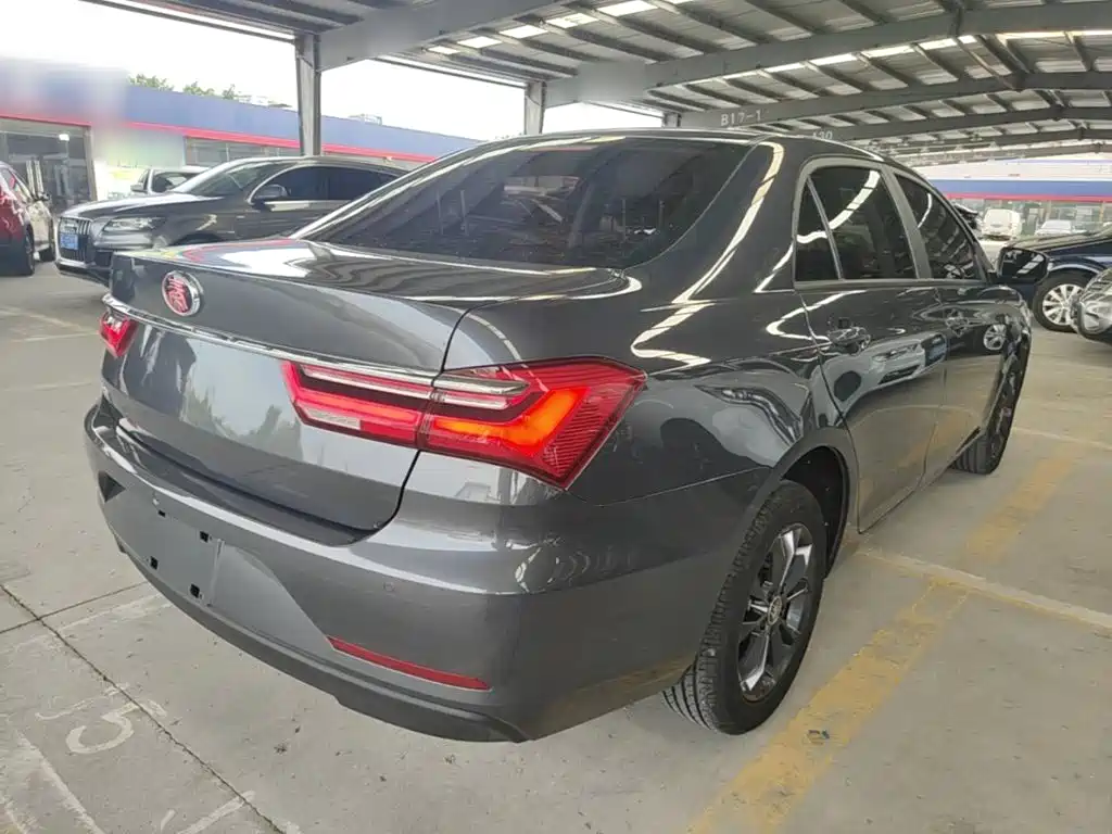 BYD Qin 2021 2019 1.5L Automatic Luxury Edition