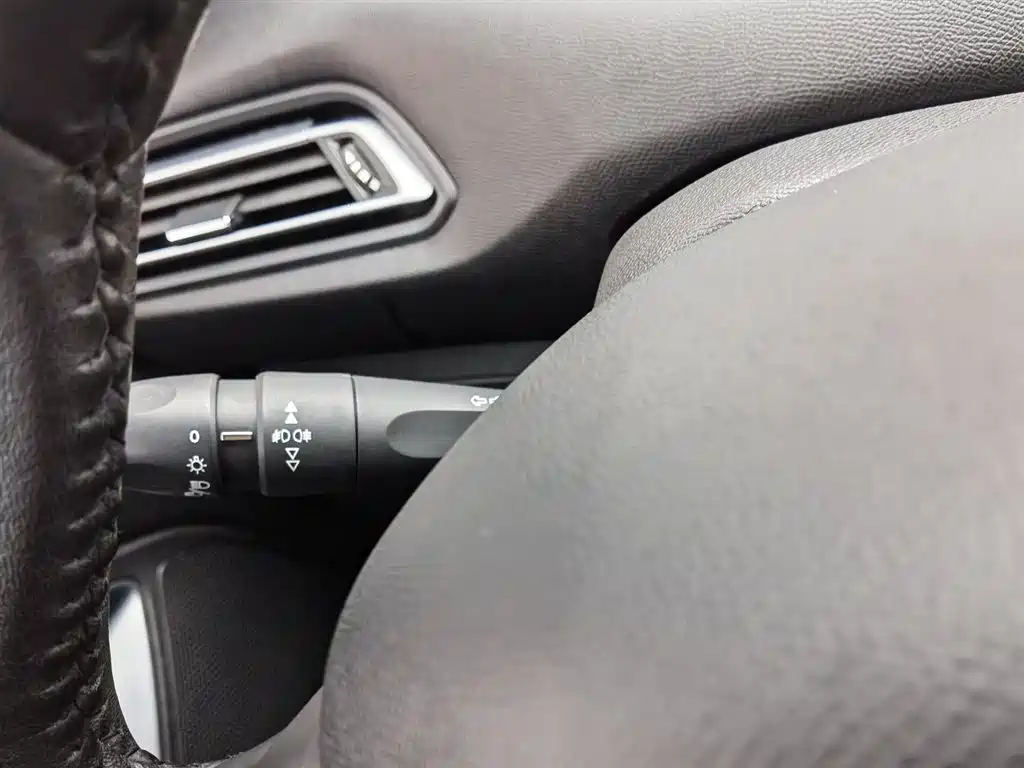 Peugeot 308S 2015 1.2T Auto Dynamic Edition фото 21