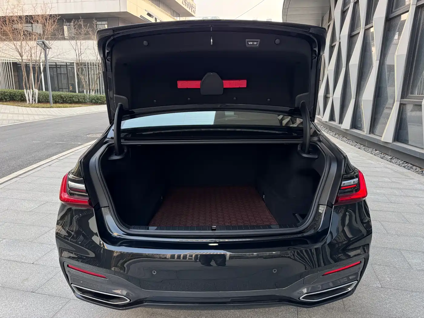 BMW 7 Series 2021 Model 730Li M Sport Package фото 20
