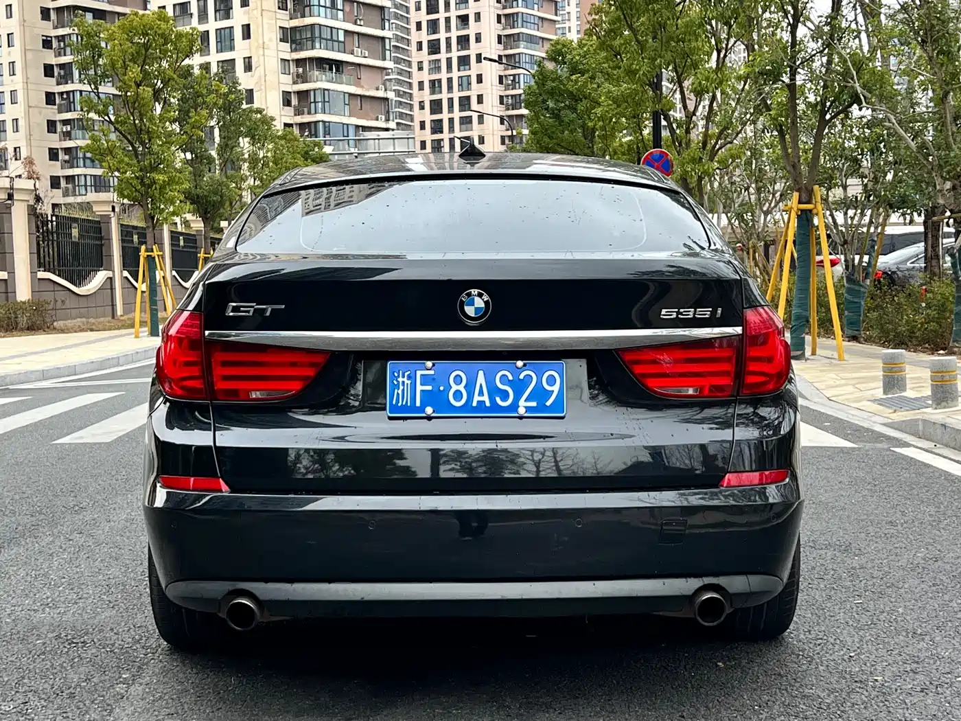 BMW 5 Series GT 2011 535i xDrive Luxury Model фото 6