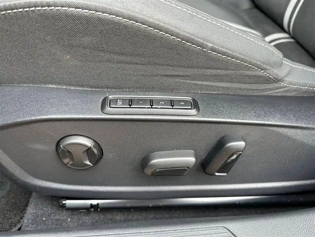 Volkswagen Golf 2021 280TSI DSG R-Line фото 14