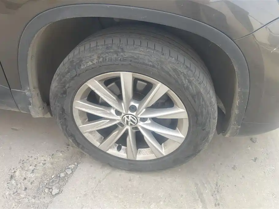 Volkswagen Tiguan 2015 1.8TSI Manual 2WD Limited Edition фото 6