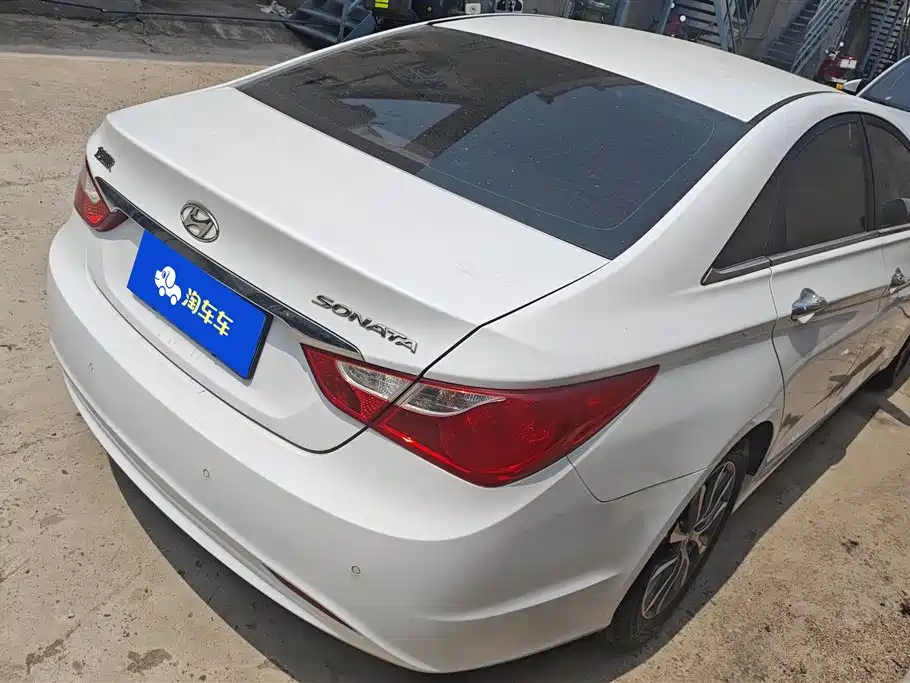 Hyundai Sonata 2013 2.0L Automatic Luxury Edition фото 3