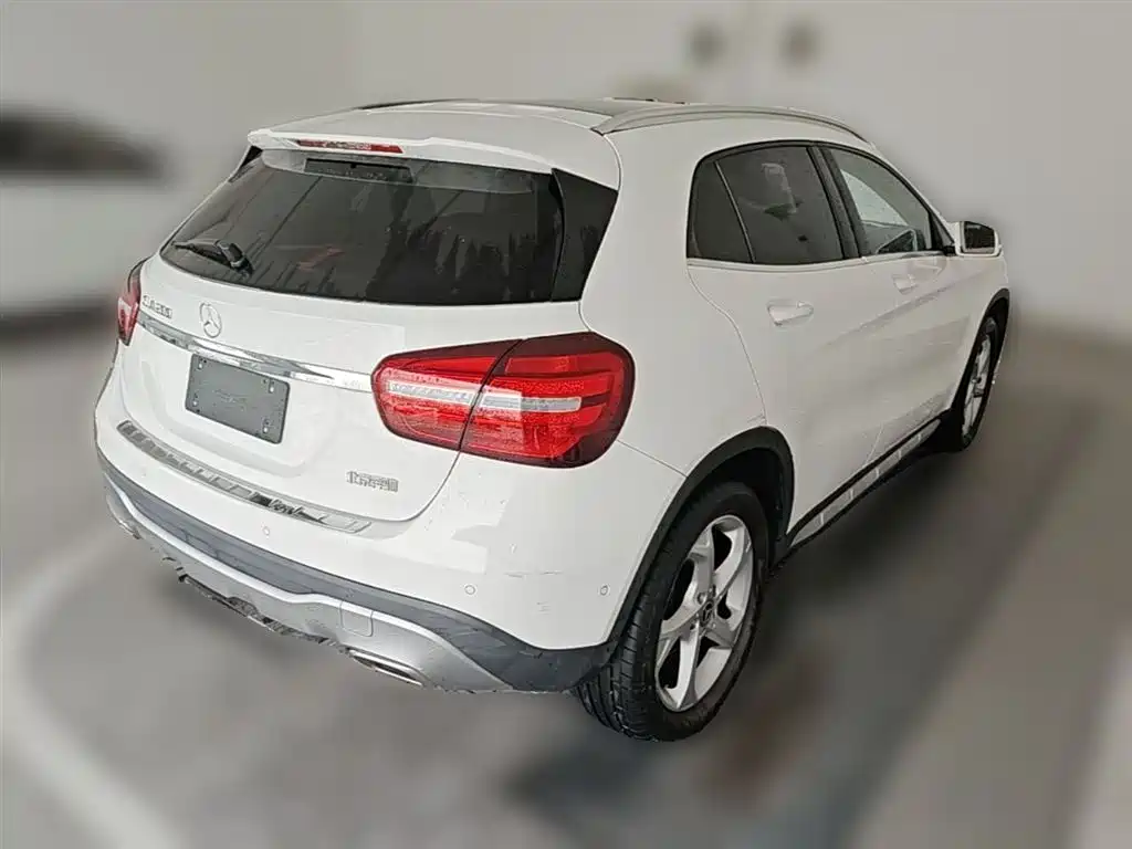 Mercedes-Benz GLA 2017 GLA 200 Dynamic фото 12
