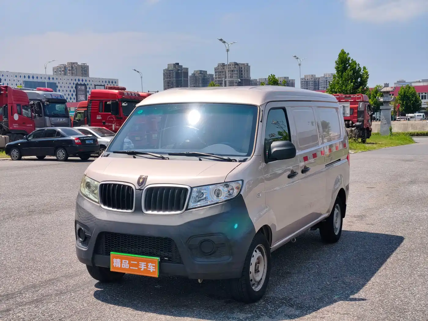 SRM Xinyuan Xinyuan New Sea Lion X30L 2024 2024 Model 1.5L CNG Premium Panel Van 2/5 Seats Front AC Version SWCC15M
