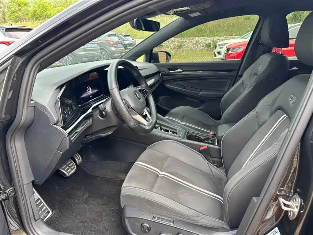 Volkswagen Golf 2021 280TSI DSG R-Line фото 7