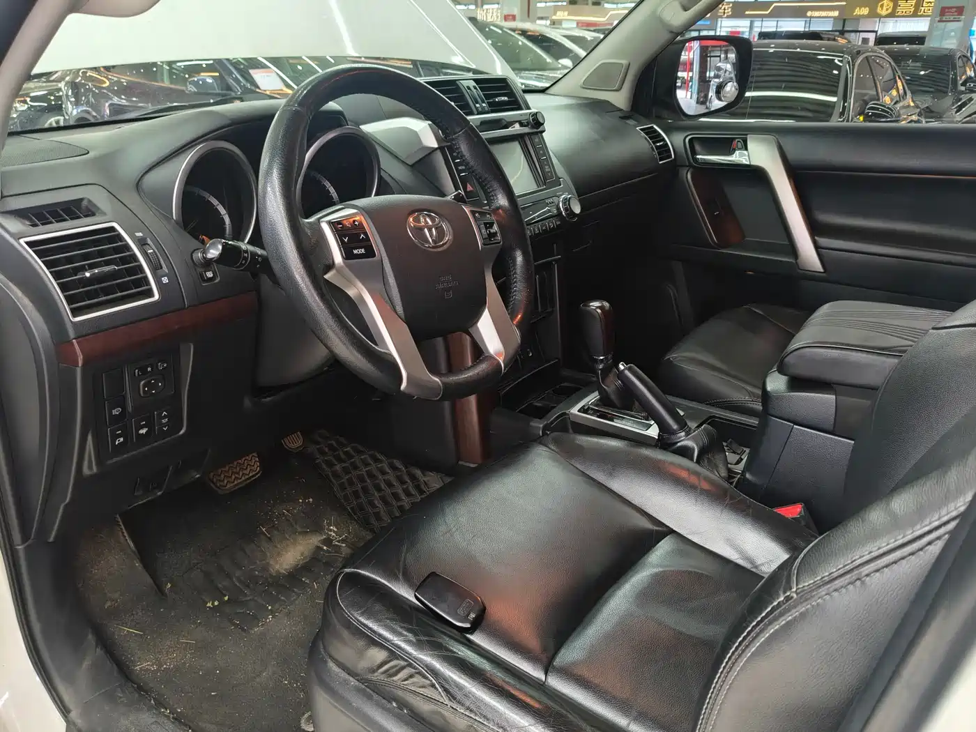 Toyota Prado 2016 3.5L Auto TX-L фото 8