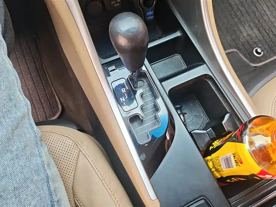 Hyundai Sonata 2013 2.0L Automatic Luxury Edition фото 16