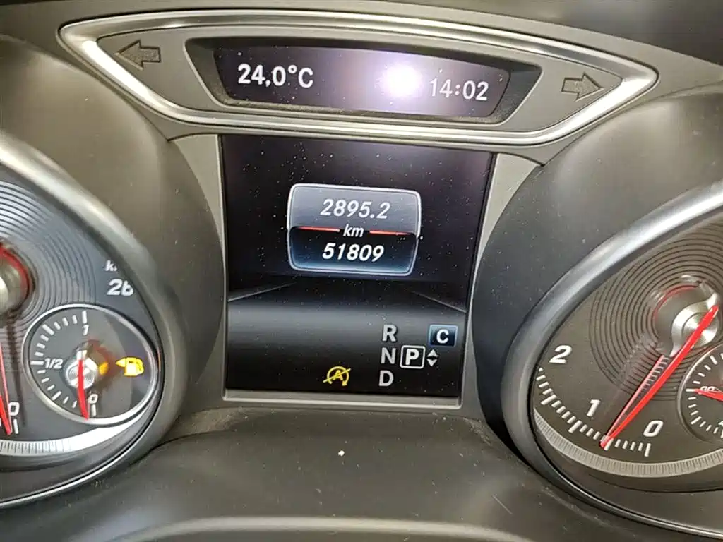 Mercedes-Benz GLA 2017 GLA 200 Dynamic фото 19