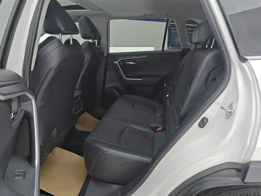 Toyota Wildlander 2022 2.0L CVT AWD Luxury Edition фото 11