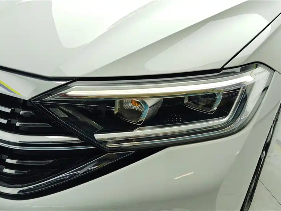 Volkswagen Sagitar 2024 300TSI DSG Flying Edition фото 5