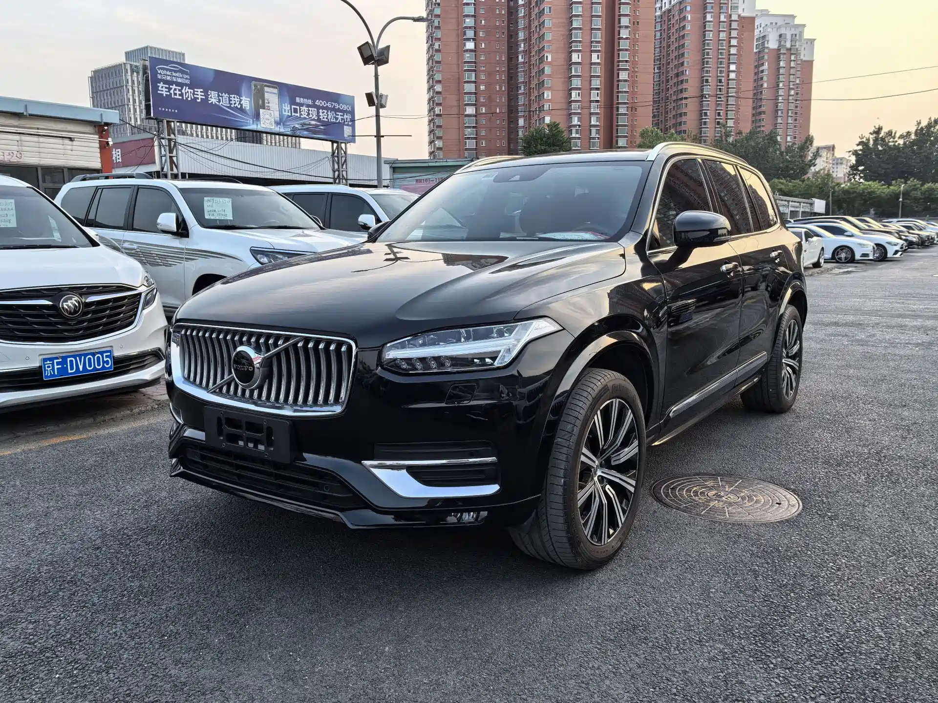 Фото 1 - Volvo XC90