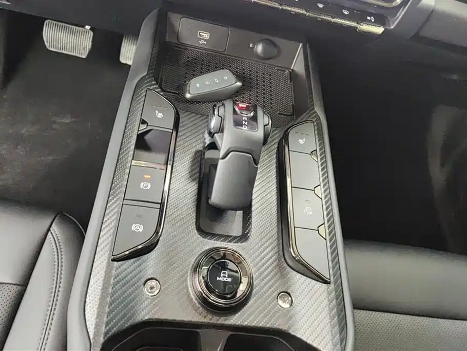 Haval Meng Long NEV 2024 Hi4 102 Pro фото 16