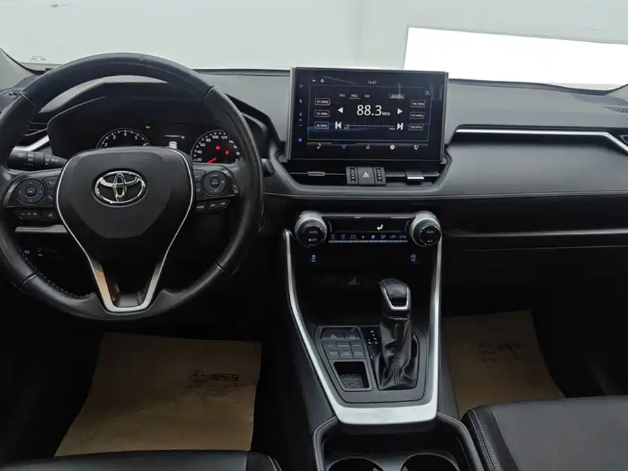 Toyota Wildlander 2022 2.0L CVT AWD Luxury Edition фото 12