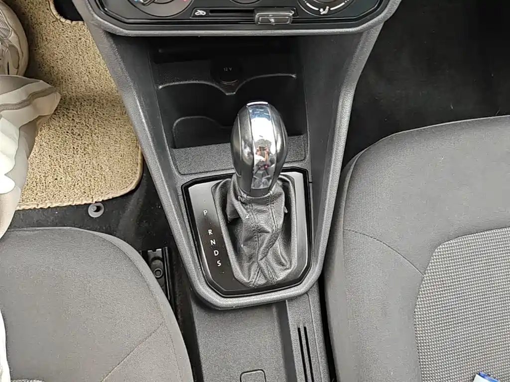 Volkswagen Jetta 2017 1.5L Automatic Fashion фото 14