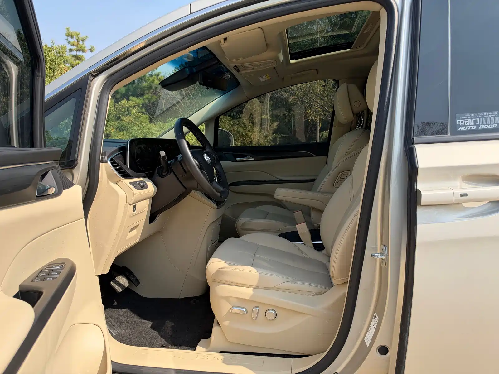 Фото 11 - Buick GL8