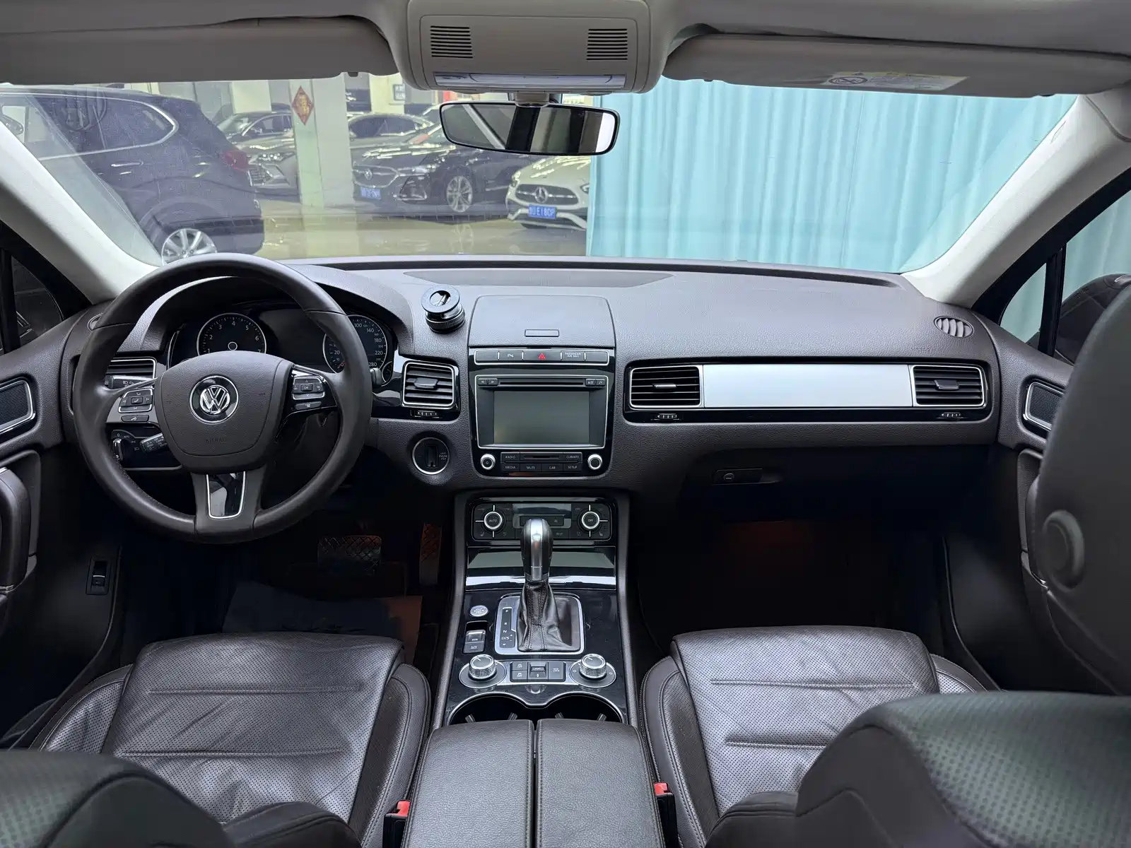 Фото 5 - Volkswagen Touareg