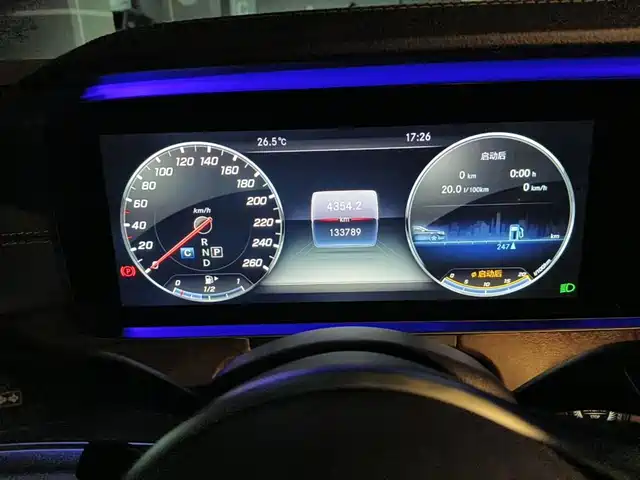 Mercedes-Benz E-Class 2017 E 300 L Luxury — фото 4
