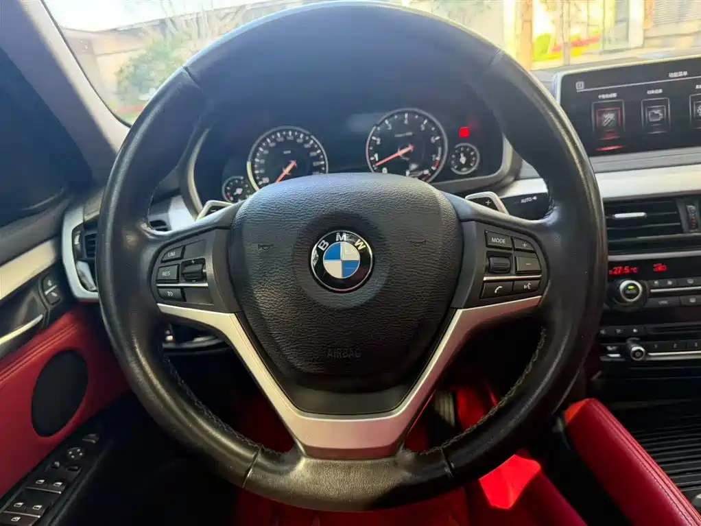 BMW X6 фото 12