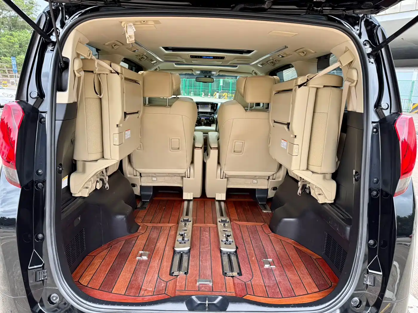 Toyota Alphard 2018 3.5L Premium фото 13