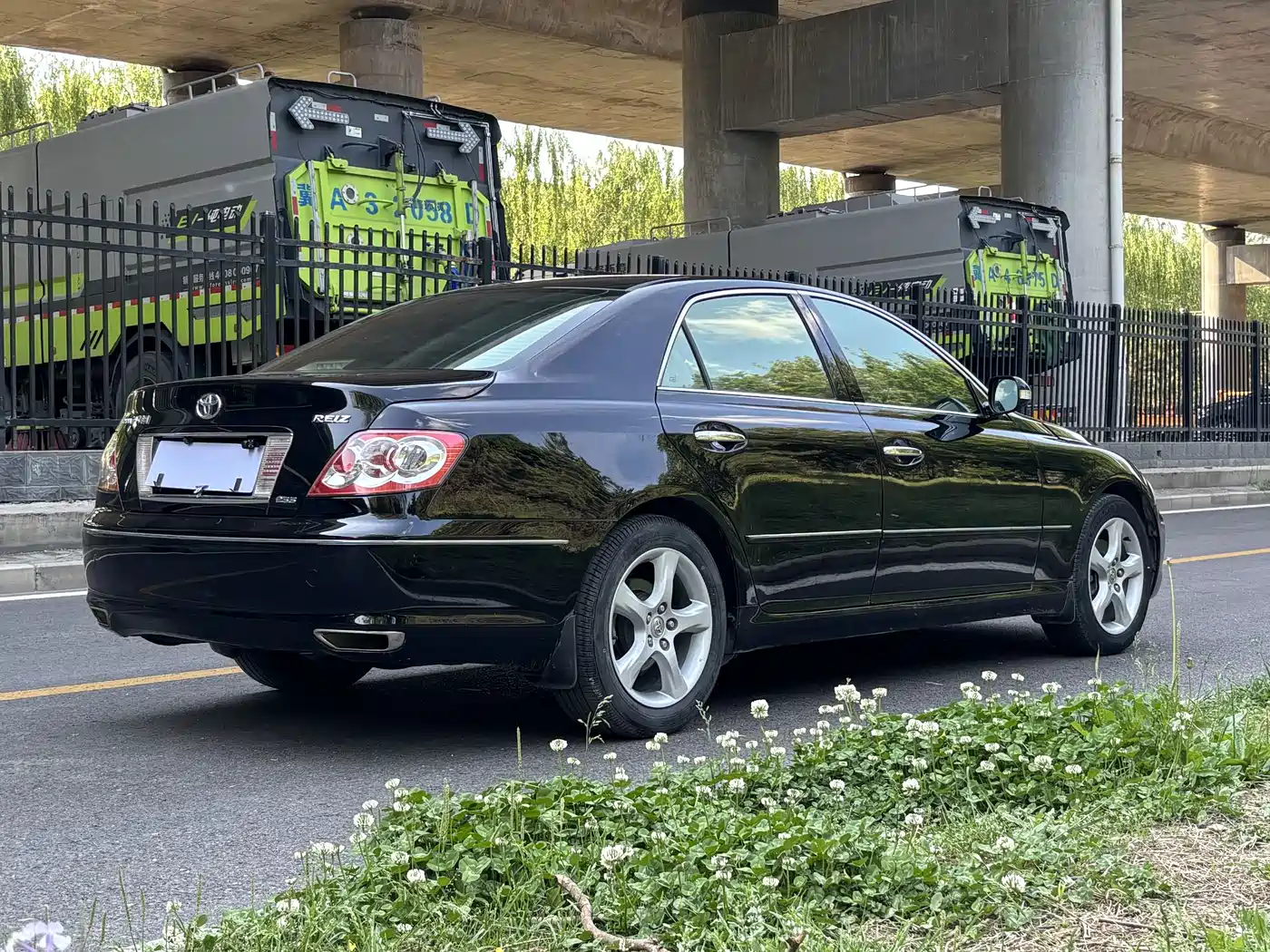 Toyota Reiz 2010 2.5V Style Elite Edition фото 6