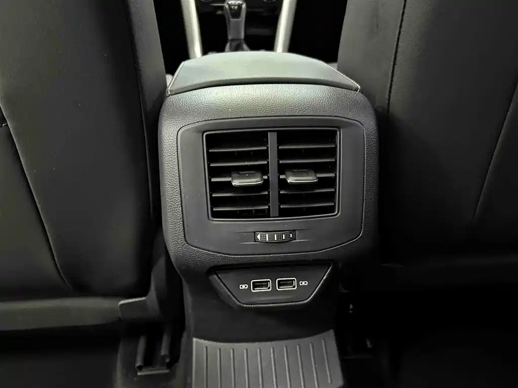 Volkswagen T-ROC 2023 280TSI DSG 2WD Time Edition фото 15