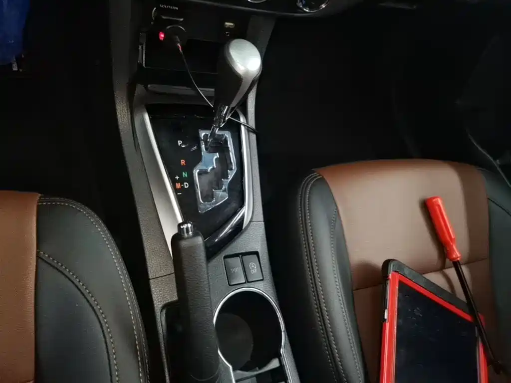 Toyota Corolla 2017 Facelift 1.2T S-CVT GL-i фото 14
