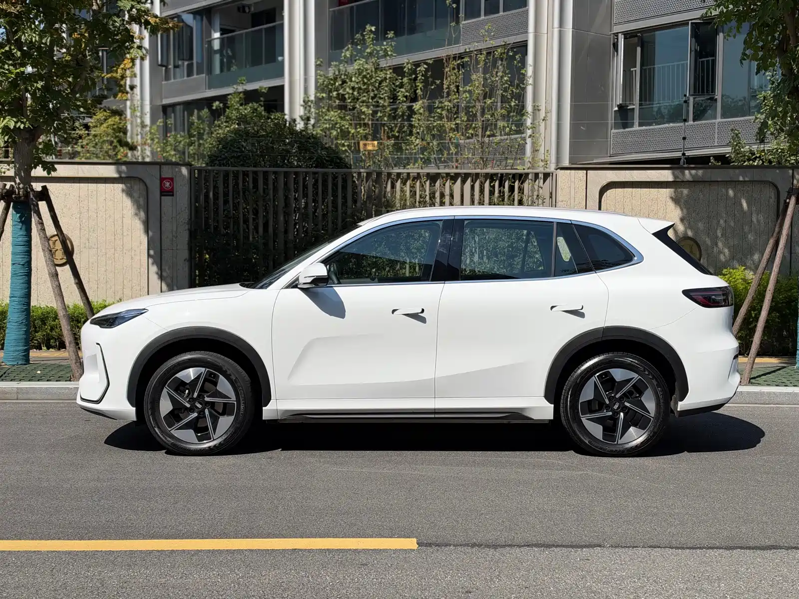 Фото 3 - Geely Galaxy Galaxy E5