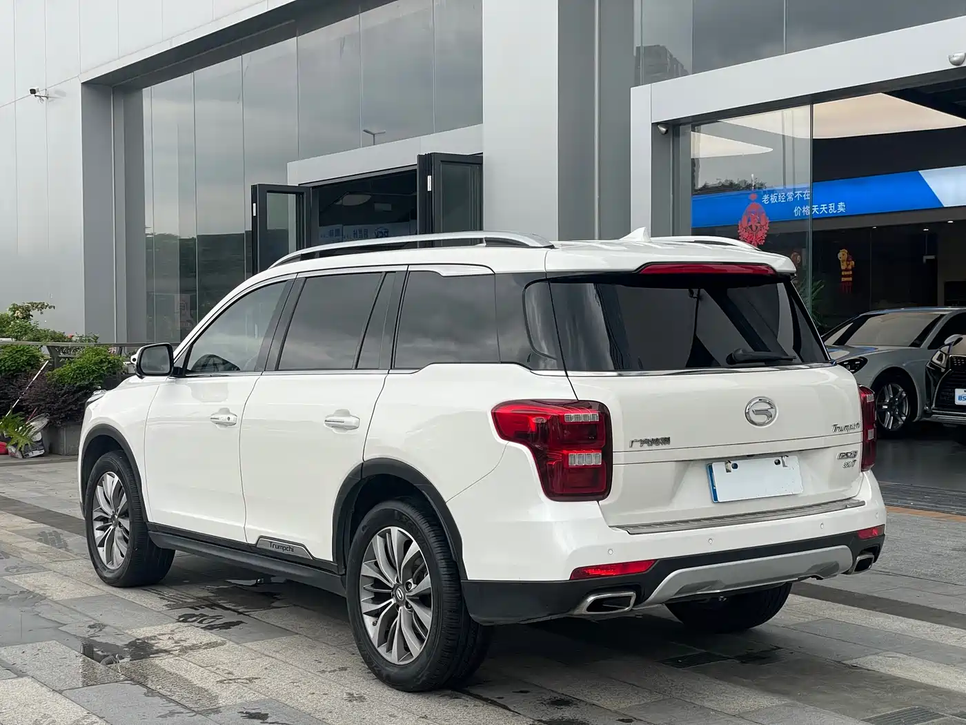 GAC Trumpchi Trumpchi GS8 2017 320T 2WD Luxury Smart Connect (7-seater) фото 17