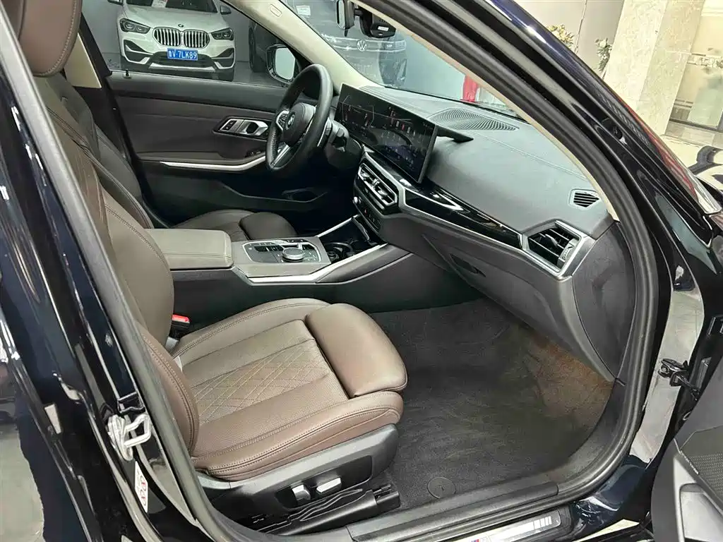 BMW 3 Series 2023 320i M Sport Package фото 13