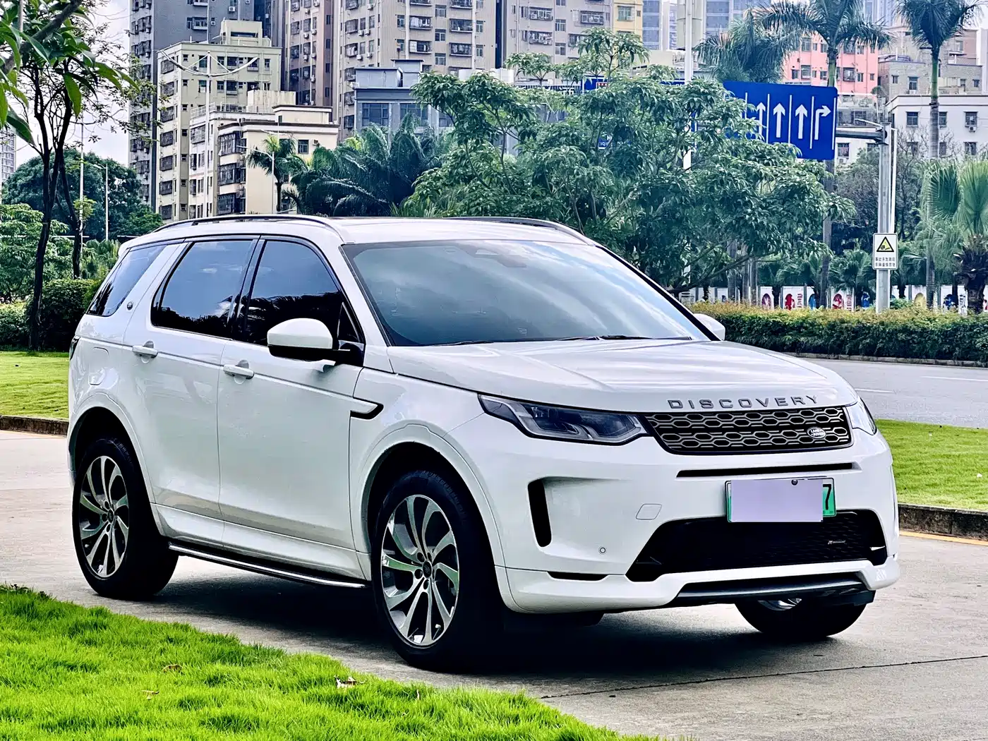 Land Rover Discovery Sport PHEV 2022 Facelift P300e Plug-in Hybrid фото 3