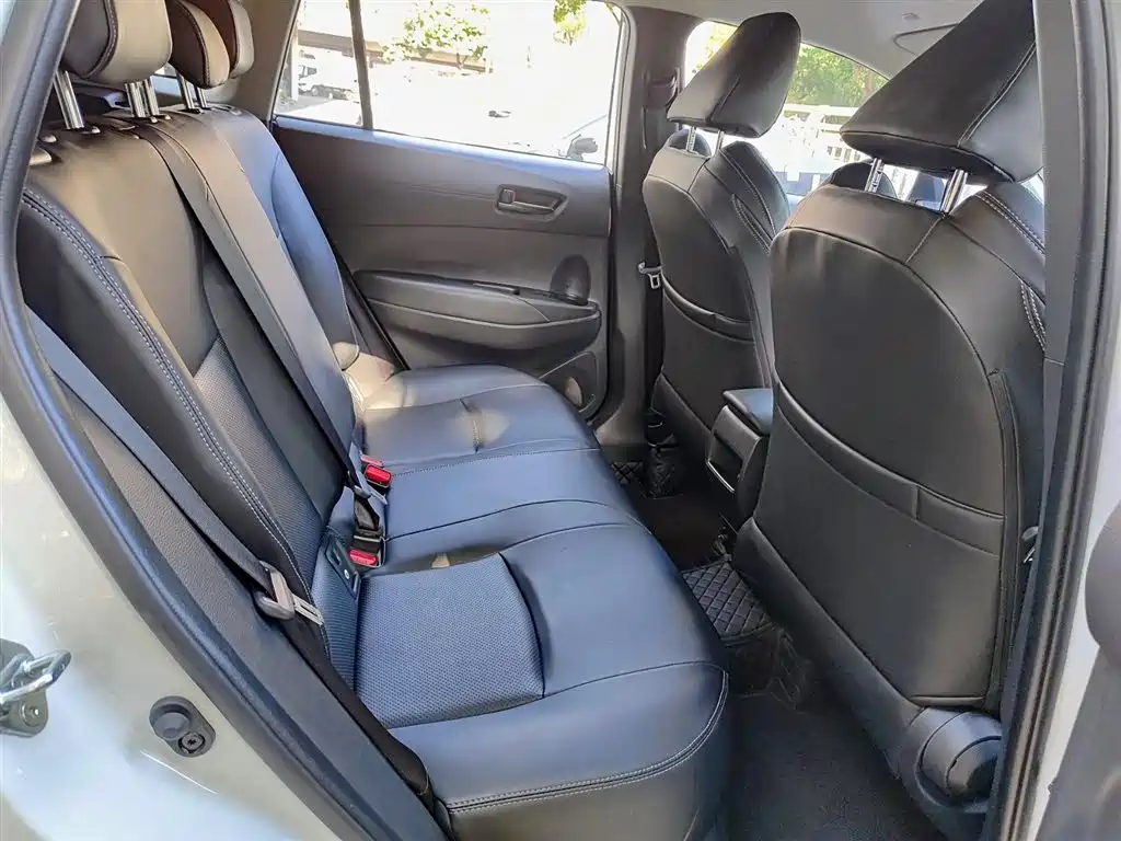 Toyota Wildlander 2022 2.0L CVT FWD Luxury Edition фото 11