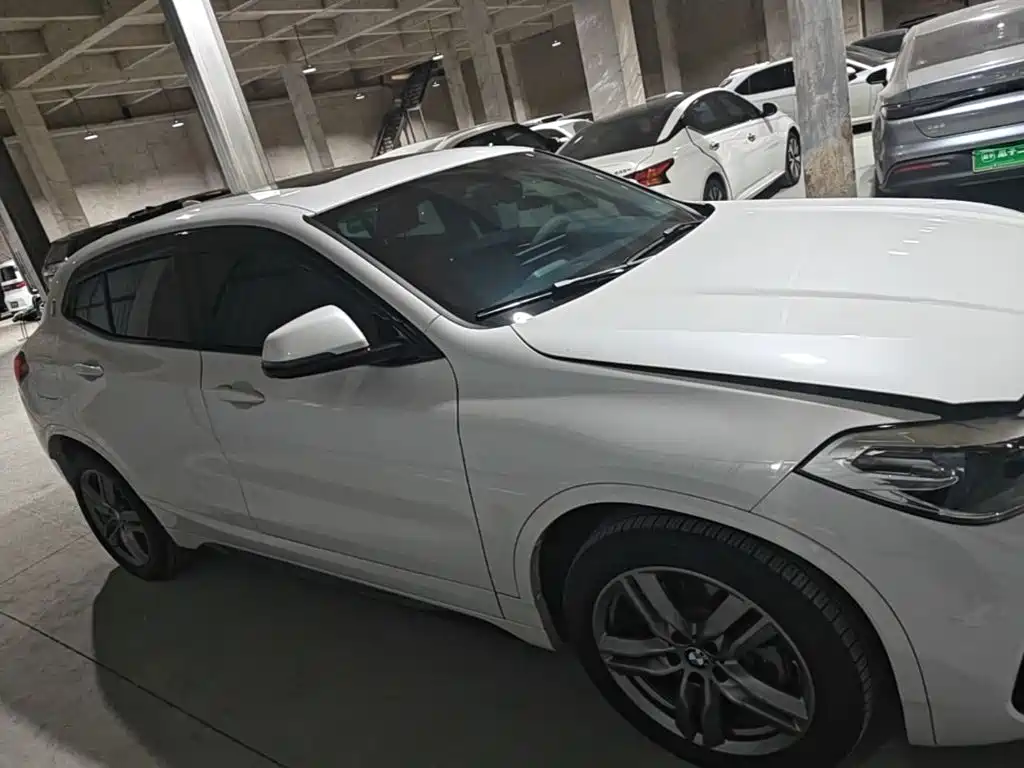 Фото 26 - BMW X2