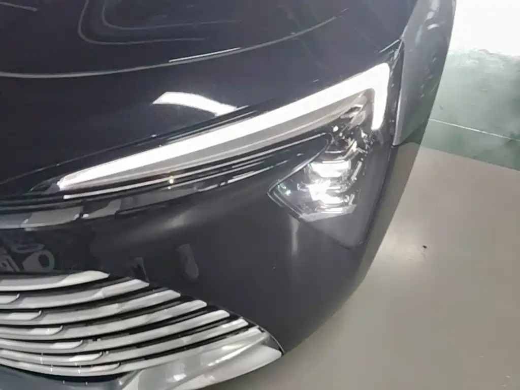 Buick LaCrosse 2025 2025 Model 28T Platinum Edition