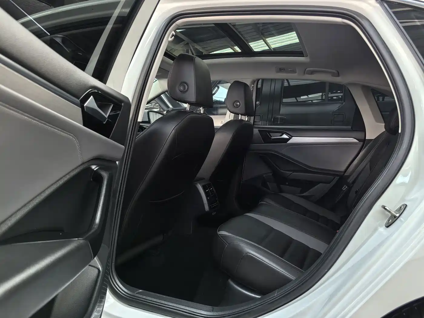 Volkswagen Sagitar, миниатюра 5