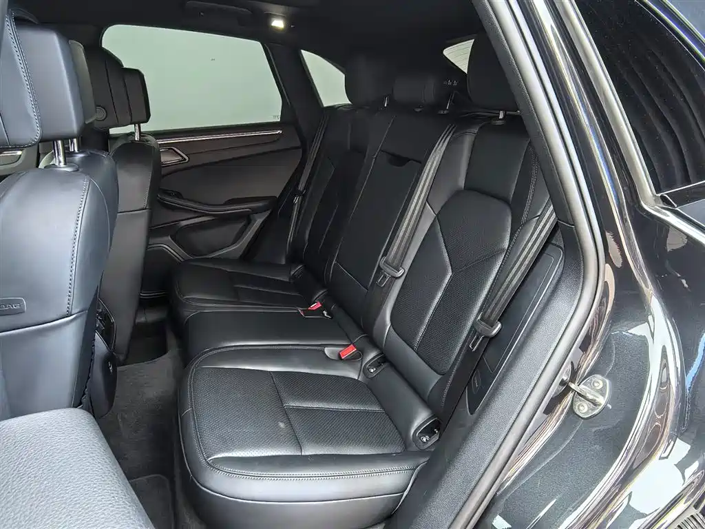 Porsche Macan 2024 Macan 2.0T фото 23
