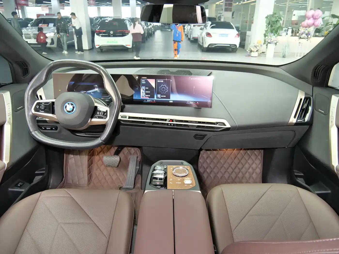 BMW iX 2022 xDrive40 фото 7