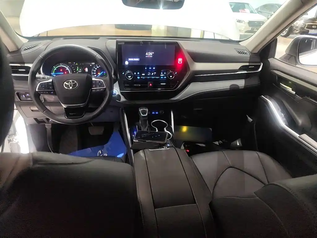 Toyota Highlander 2022 Model Dual Engine 2.5L 4WD Premium Edition 7-Seater фото 10