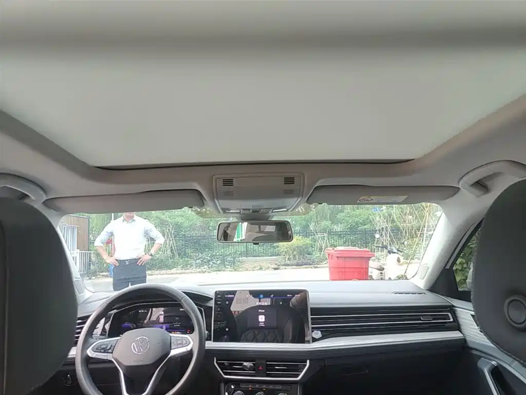 Volkswagen Sagitar 2023 300TSI DSG Surpassing Edition фото 18
